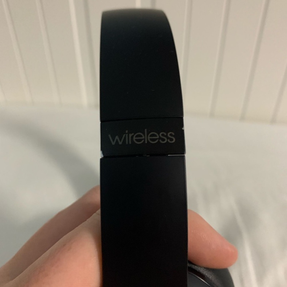Beats solo 3 black wireless